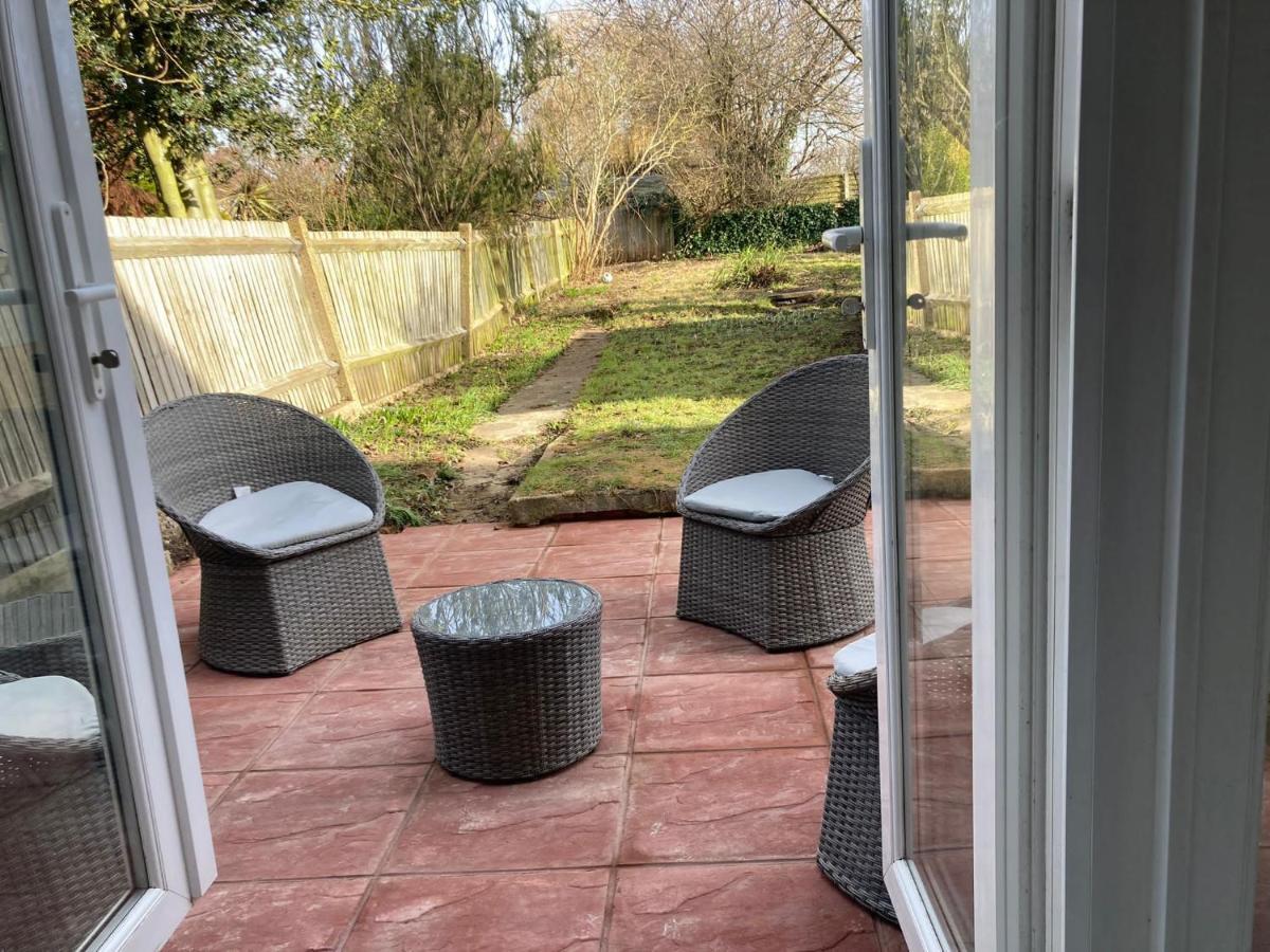 Surbiton Home With Free Parkings, Surbiton, Kingston Upon Thames, Surrey, Greater London Uk Exterior foto