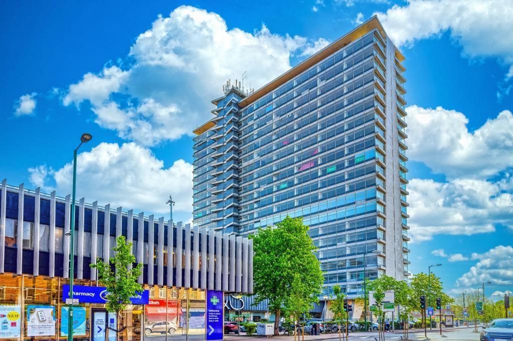 Surbiton Home With Free Parkings, Surbiton, Kingston Upon Thames, Surrey, Greater London Uk Exterior foto