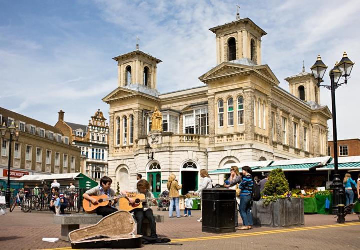 Surbiton Home With Free Parkings, Surbiton, Kingston Upon Thames, Surrey, Greater London Uk Exterior foto