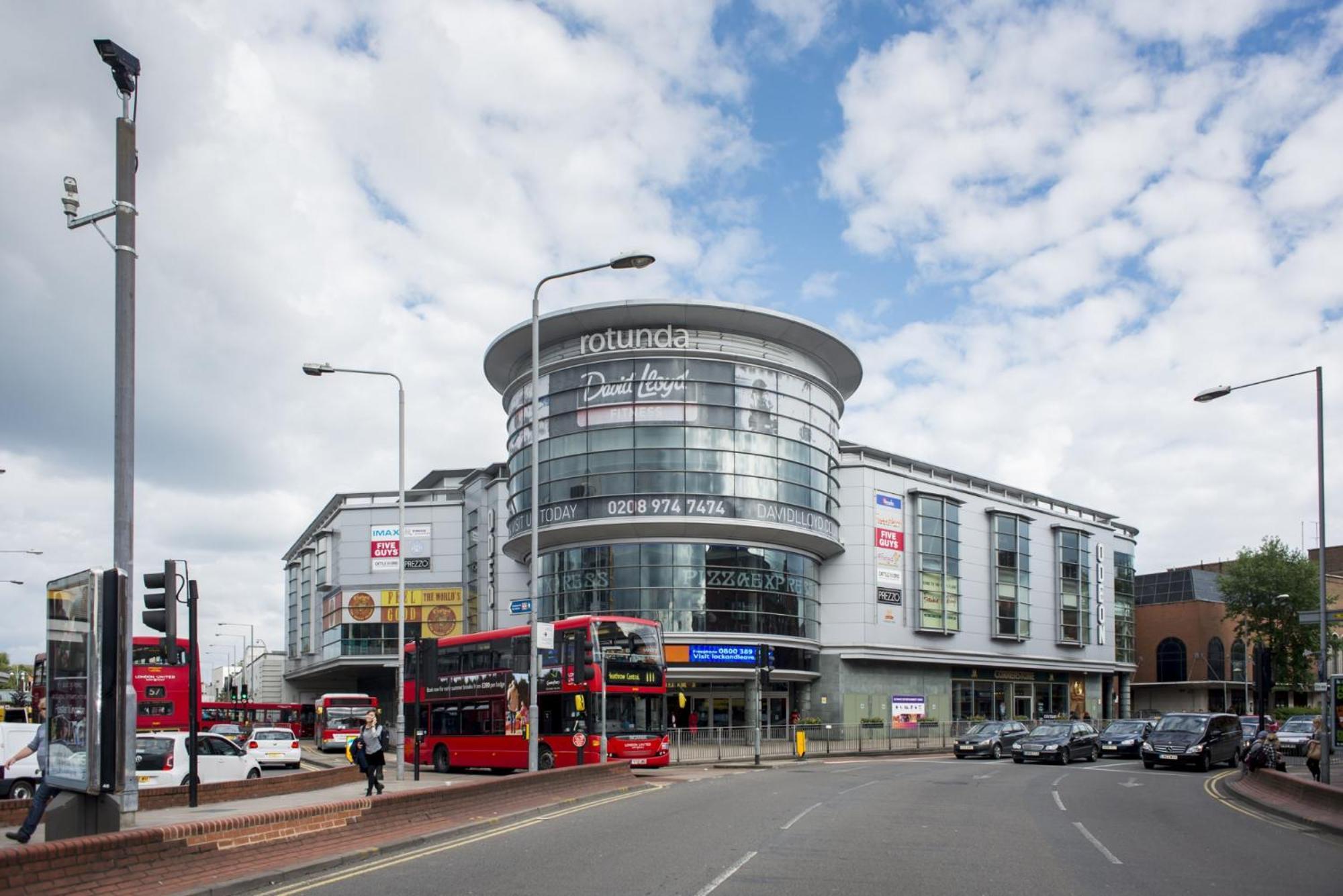 Surbiton Home With Free Parkings, Surbiton, Kingston Upon Thames, Surrey, Greater London Uk Exterior foto